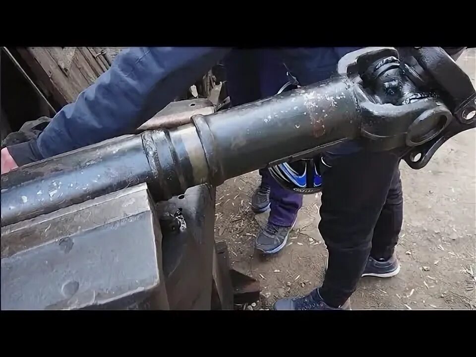 Крутите кардан. Крутите кардан. Крутите кардан. Гусь сломал кардан. Крутите кардан.