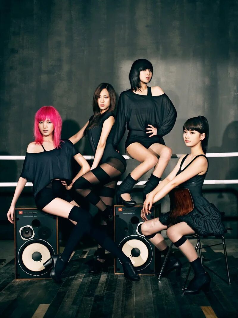 Miss a song. Группа miss a. miss a kpop. группа мисс. k-pop группы aespa.