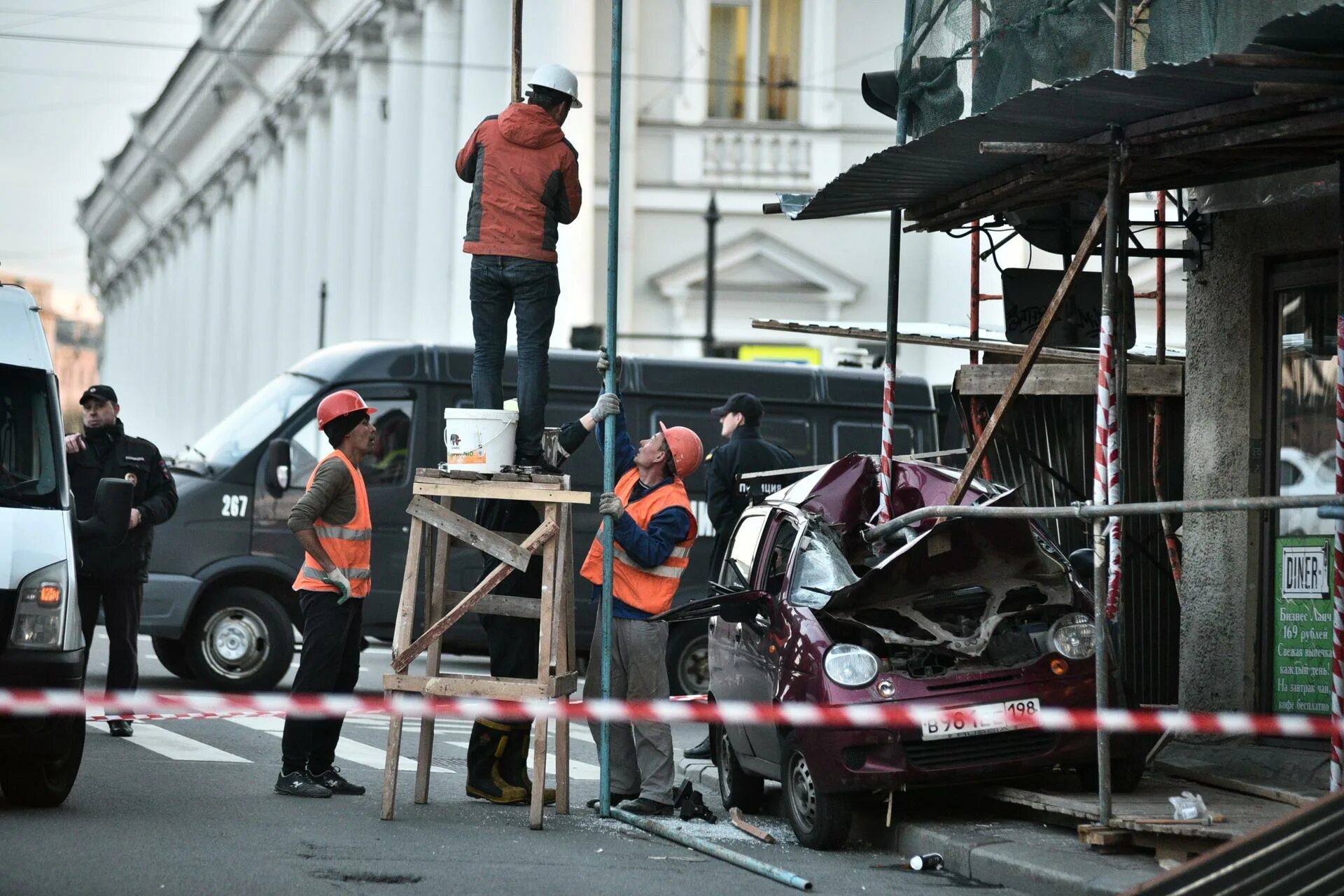 последние новости спб ленинградской. убийство на сенной площади спб. сейчас в петербурге события. пожар в метро санкт-петербурге. невский проспект санкт-петербург протест.
