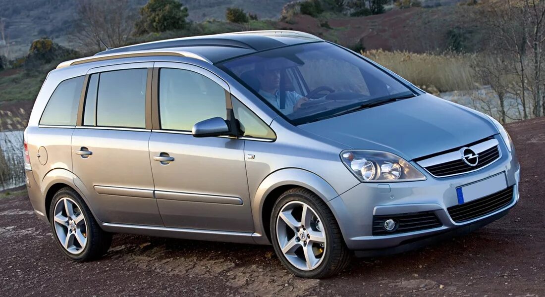 Опель зафира б открыть. Opel Zafira 2005. Опель Зафира 2005. Опель Зафира минивэн. Opel Zafira 2005-2008.