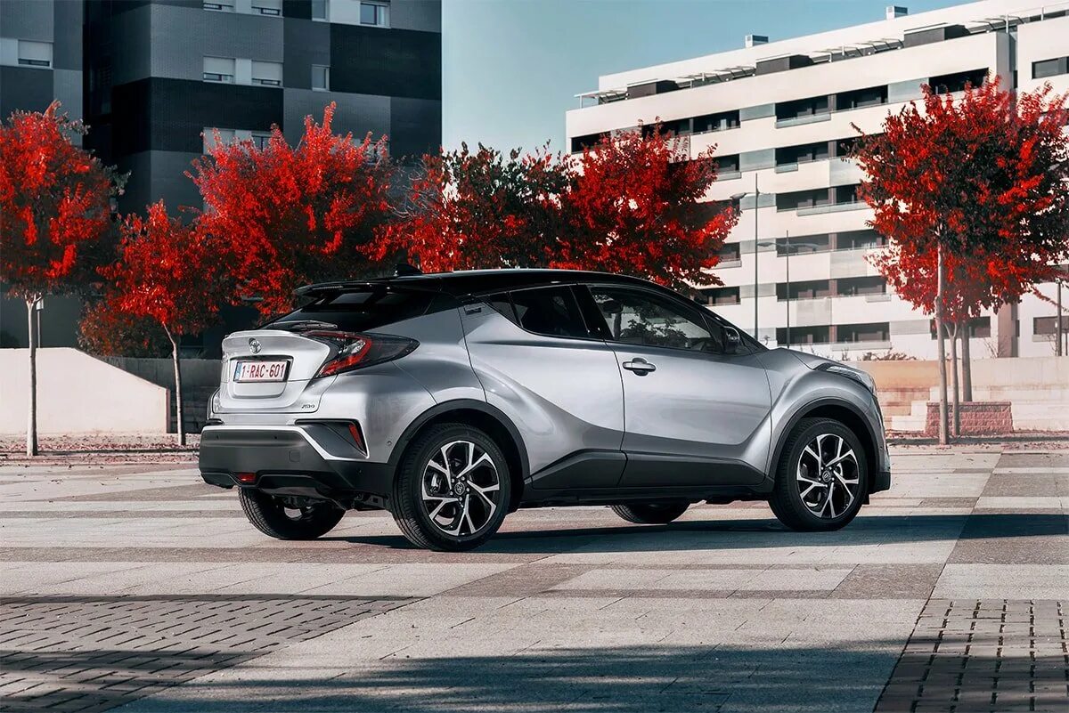 Кроссовер тойота цена. Toyota c-HR 2016. Тойота c-Chr 2016. Новая Тойота Chr 2023. Тойота паркетник Chr.