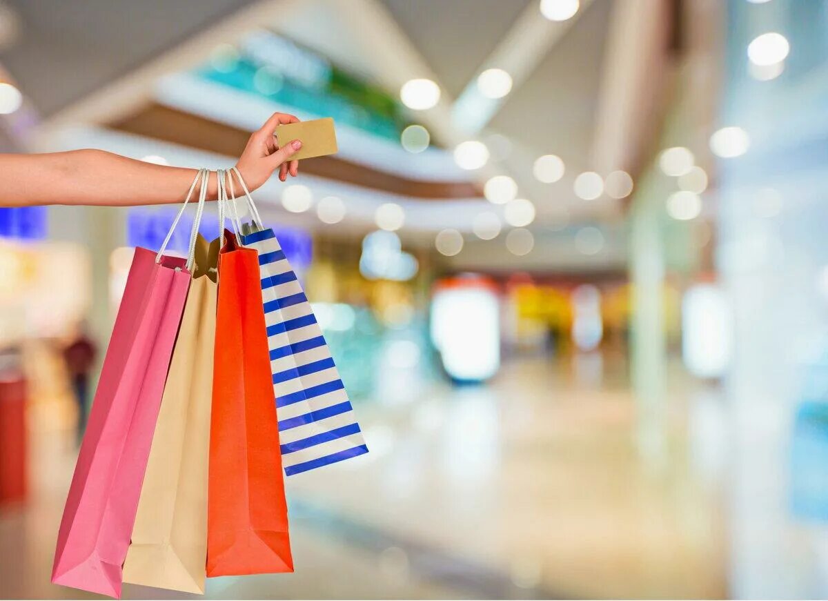 Стильный фон для магазина одежды. Радостная девушка с покупками. Что можно купить на шопинге девочке. Shopping ph. Shopping ph.