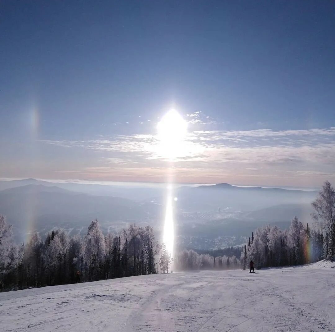 Солнечный эффект гало. Северное сияние гало. Гало вокруг луны. Гало фото природное явление. Гало фото природное явление.