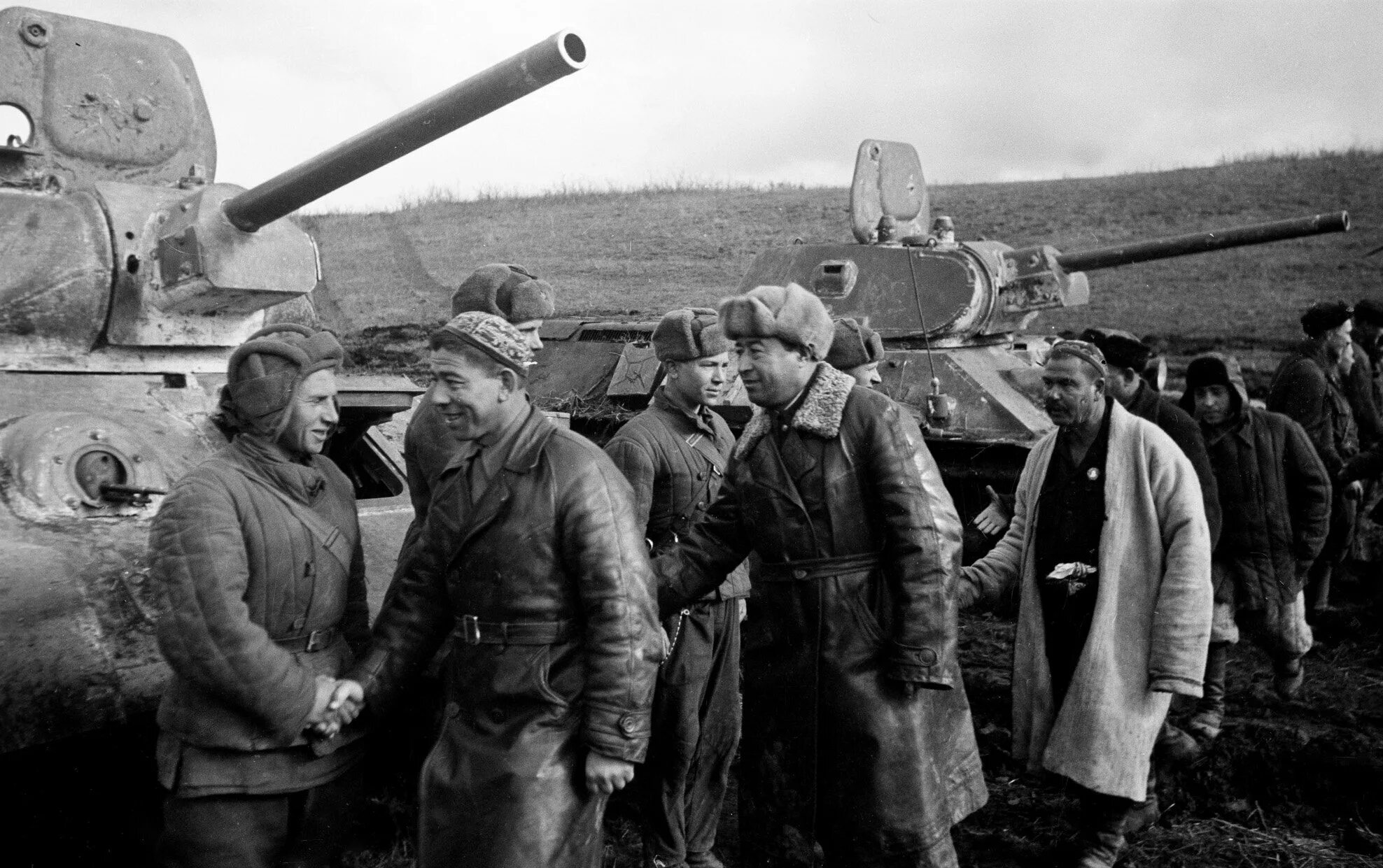 M1921 танк. танк t1 heavy. танк т44 wot. т-28 — трёхбашенный советский средний танк. т-54 танк ссср.