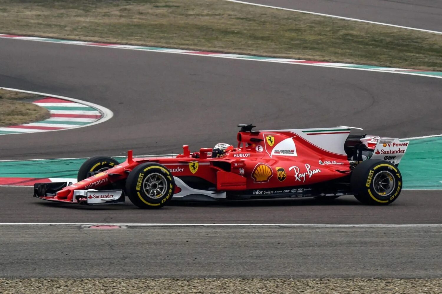 Ferrari sf70h. Ferrari SF 70. Ferrari f1 Болид 2017. Болид формулы 1 2017 Феррари.