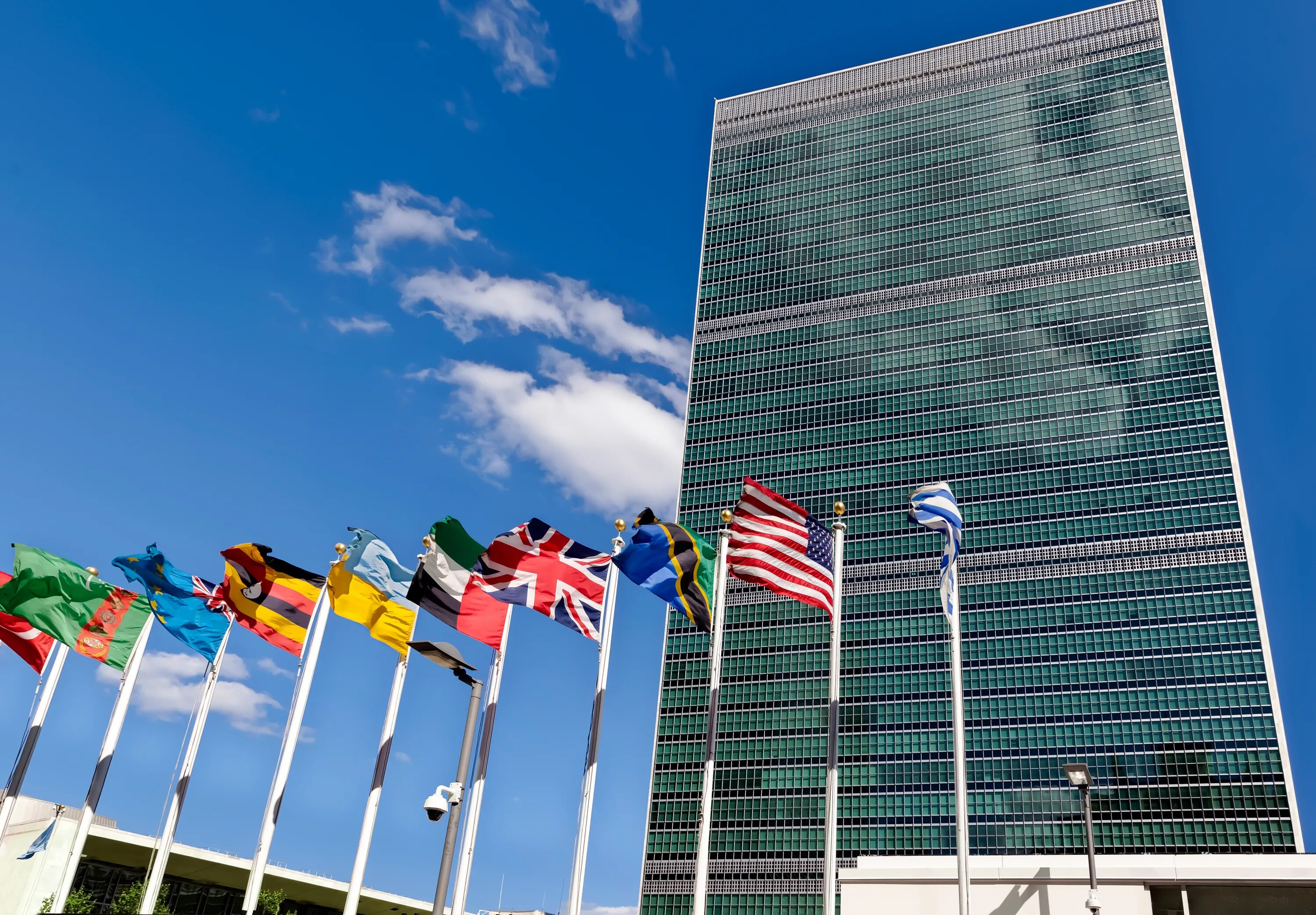 Оон какой город. Штаб-квартира ООН В Нью-Йорке. Здание ООН В Нью-Йорке. Здание штаб-квартиры ООН В Нью-Йорке. Здание секретариата ООН В Нью-Йорке.