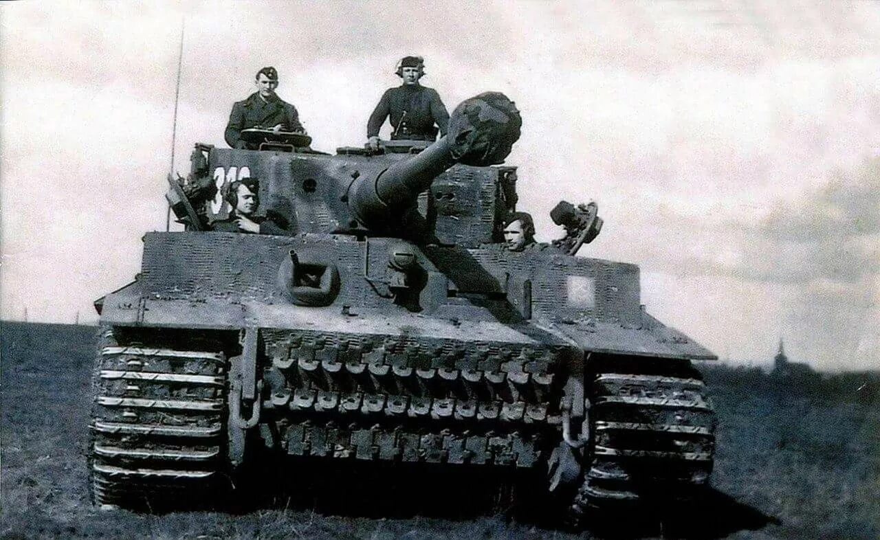 Ss tanks. Танк тигр 1944. Танк тигр второй мировой войны танки Германии. PZ 4 Tiger. Танк тигр немецкий 2 мировой.