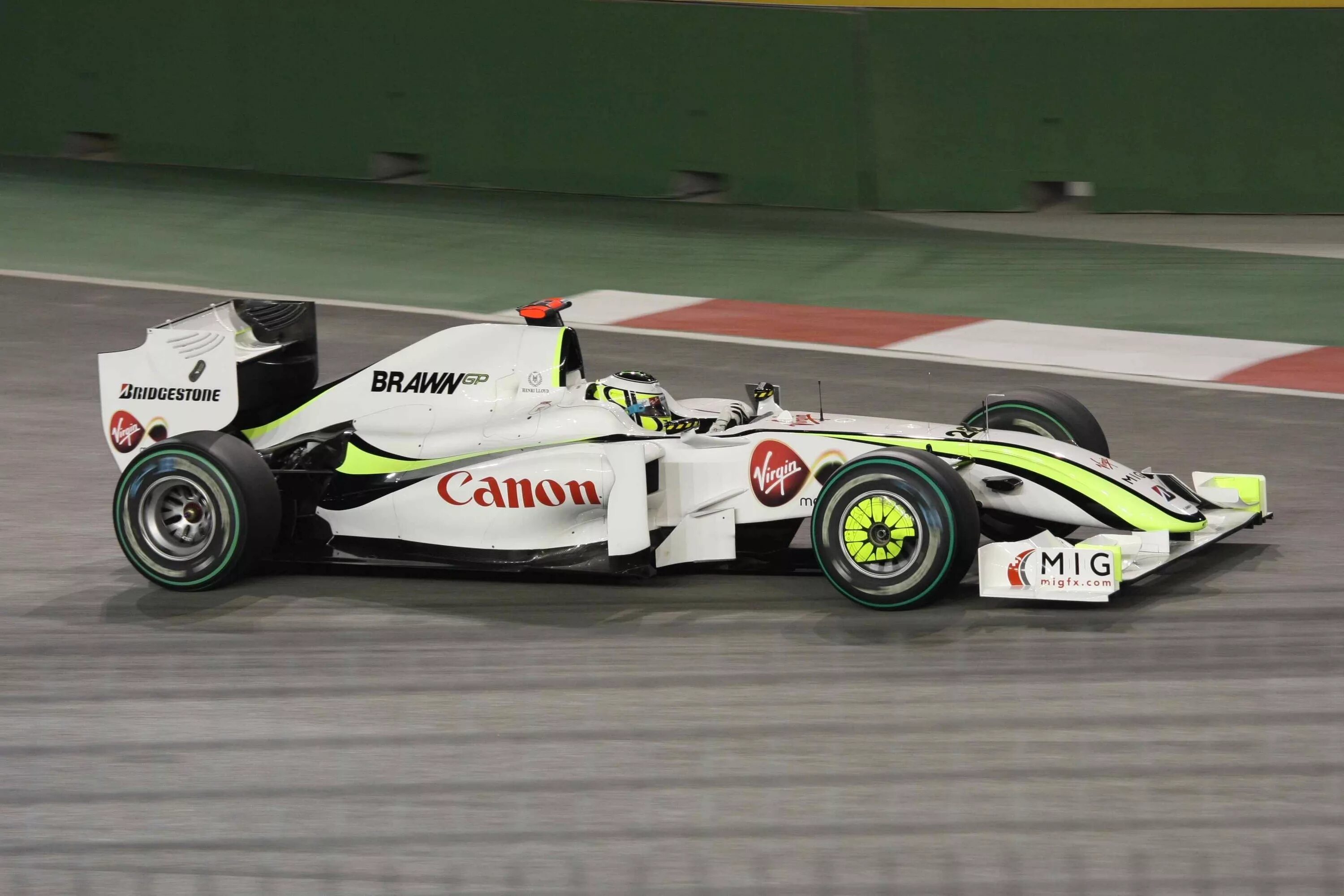 Brawn gp. Brawn bgp 001. brawn f1 2009. brawn gp f1. brawn gp 2009.
