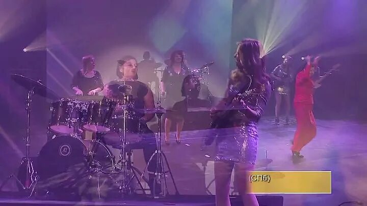 Русская деревня парни танцуют. Гимн холостяка. Уральские пельмени слава мясников. Уроки игры на гитаре мясников. Казан казиев скрипач.