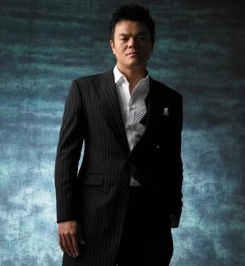 Директор джуп. Пак джинён jyp. пак джинён директор jyp. пак чин ён jyp. ук чон директор jyp.