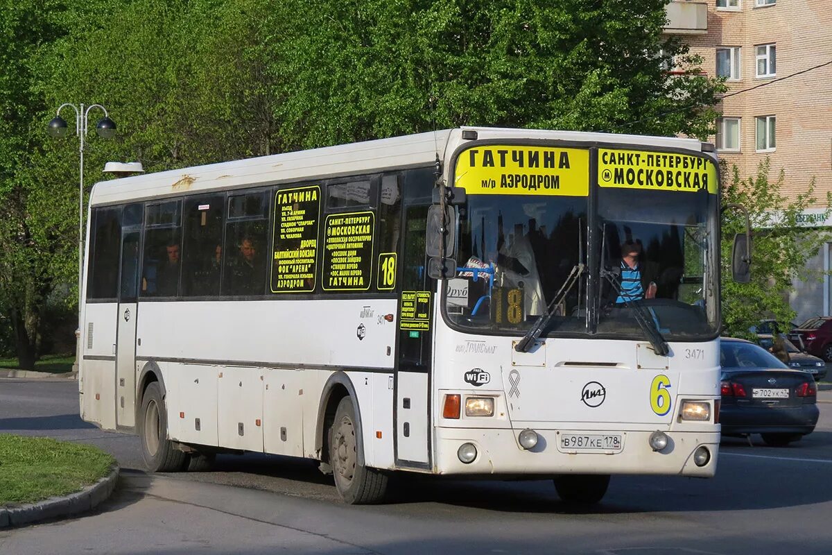 Гатчина на сегодня 529 автобус. К 100 автобус Гатчина. К 18 А автобус Гатчина. К18 Гатчина. ЛИАЗ 5256.58 В Гатчине.