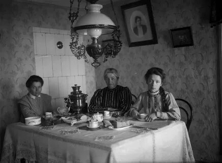 100 лет тому назад