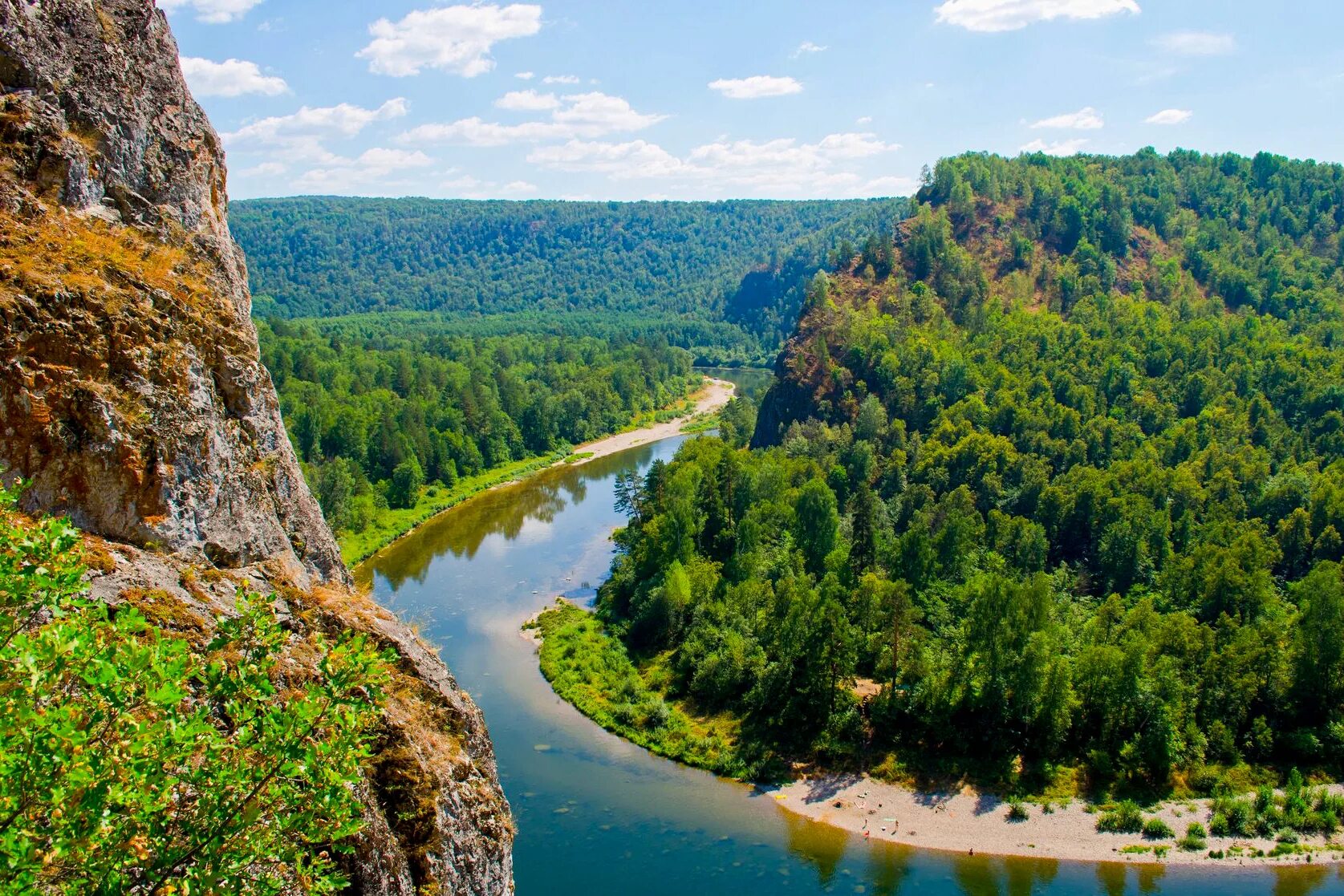 White river. Река Агидель белая Башкортостан. Река Агидель в Башкирии. Река белая Башкирия сплав. Гора Янгантау Башкортостан.