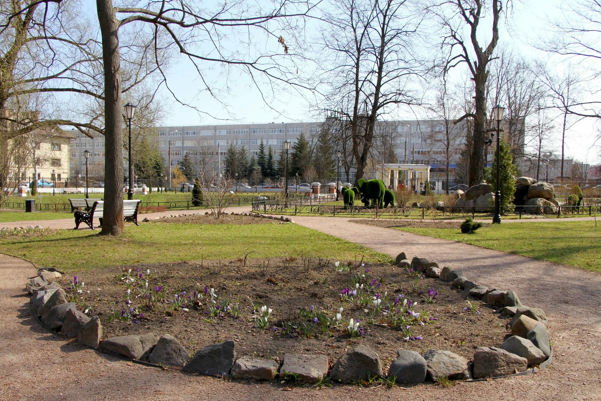 Г рыбинск карякинский парк. Карякинский парк рыбинск. Карякинский парк рыбинск мост. Карякинский парк рыбинск. Карякинский сад рыбинск.