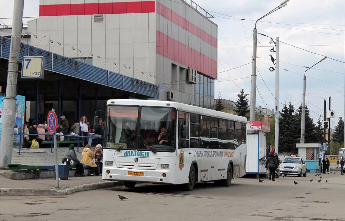 56 автобус новокузнецк вокзал. Автовокзал Новокузнецк. Пригородный автовокзал Новокузнецк. Автобус Новокузнецк вокзал. НЕФАЗ В автовокзал.