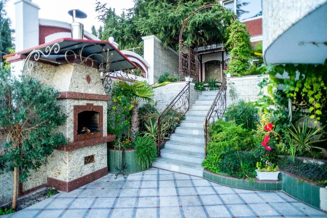 Усадьба сад аллея декабристов, 6б, алушта. Усадьба сад отзывы. Усадьба сад алушта фото. Усадьба сад отзывы. Вилла бон мезон алушта.