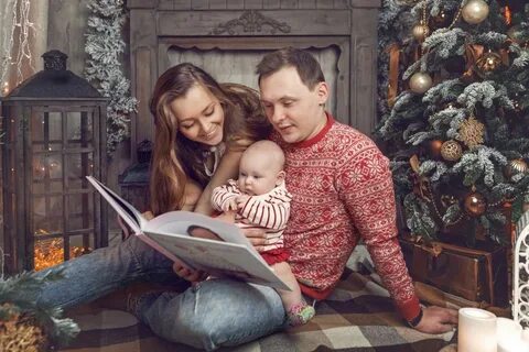 Новогодняя фотосессия в студии семейная с ребенком