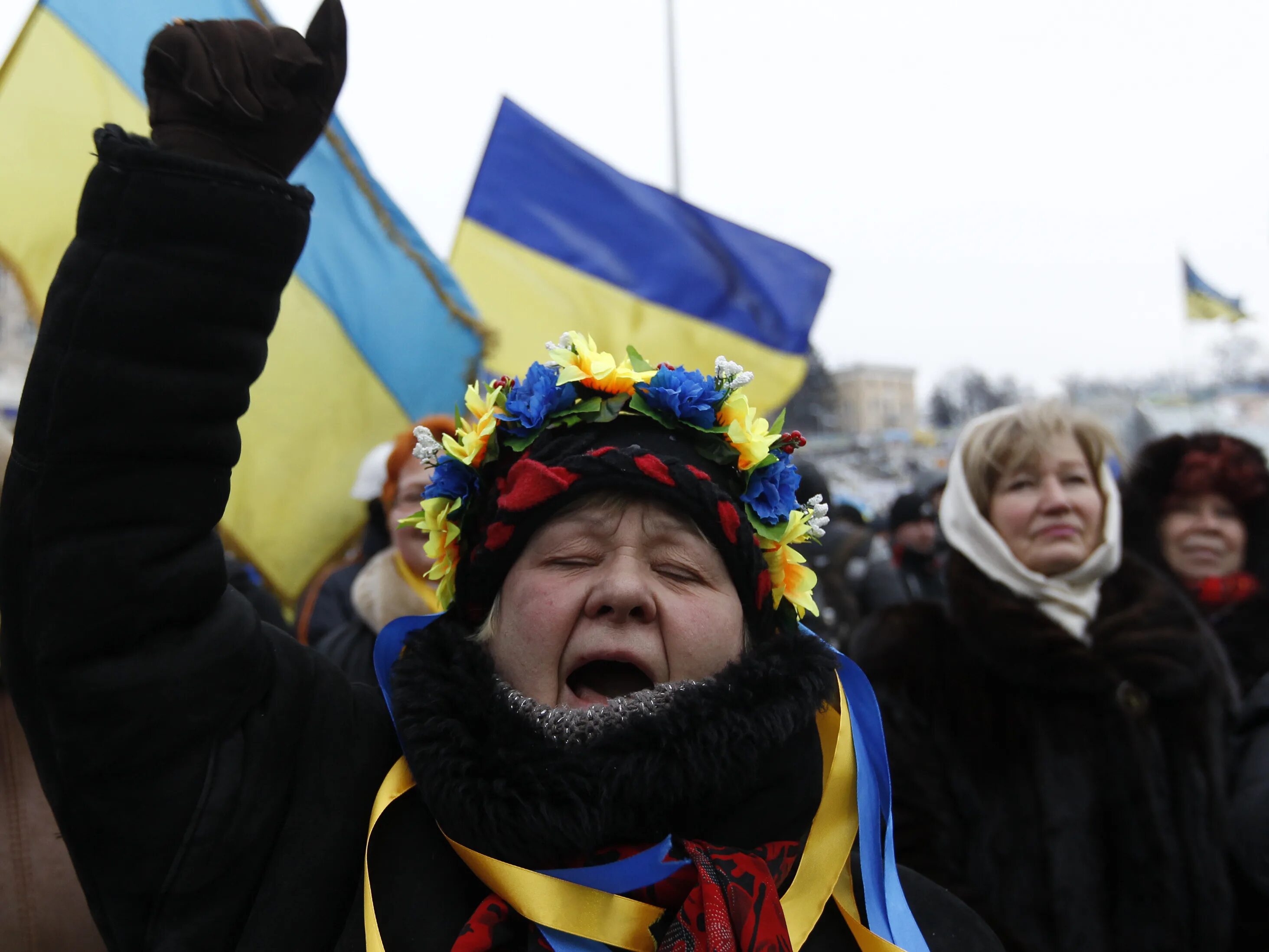 Митинг украинцев. Украинцы митингуют. Украинки на Майдане.