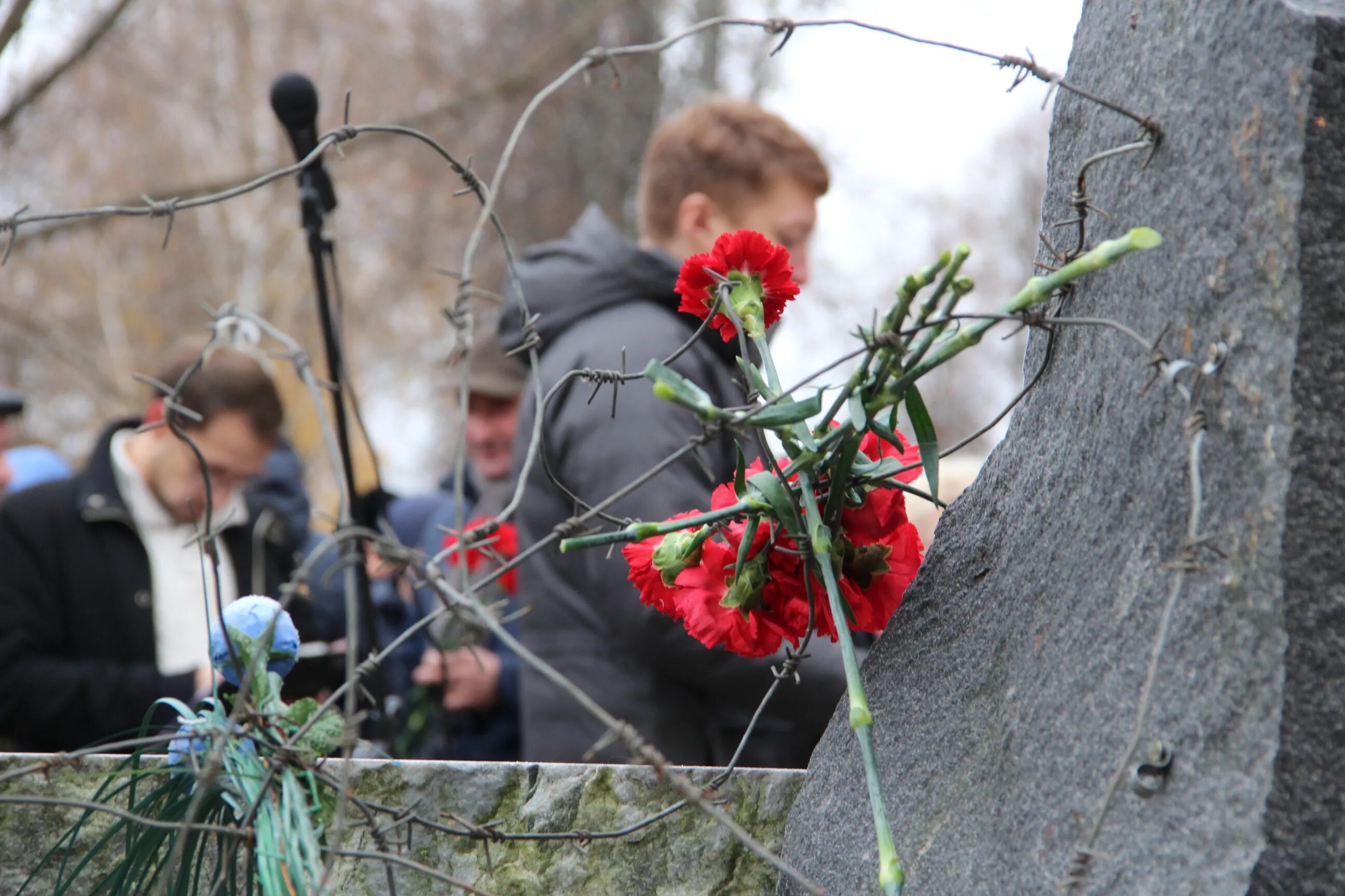 Шаман памяти жертв. Митинг репрессированных. Мемориал жертвам репрессий Кинешма. Памятник жертвам политических репрессий Кинешма. Кинешма репрессированные.