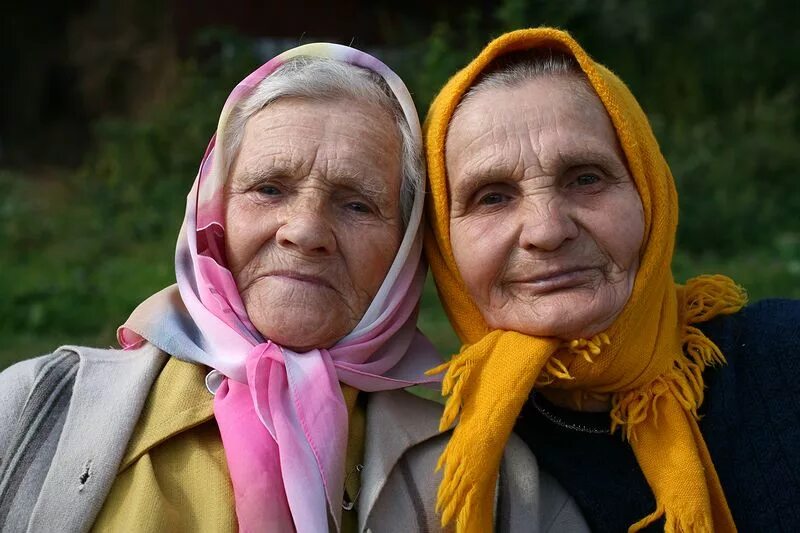 Две бабушки. Старые подруги. Две старые бабушки. Бабки подруги