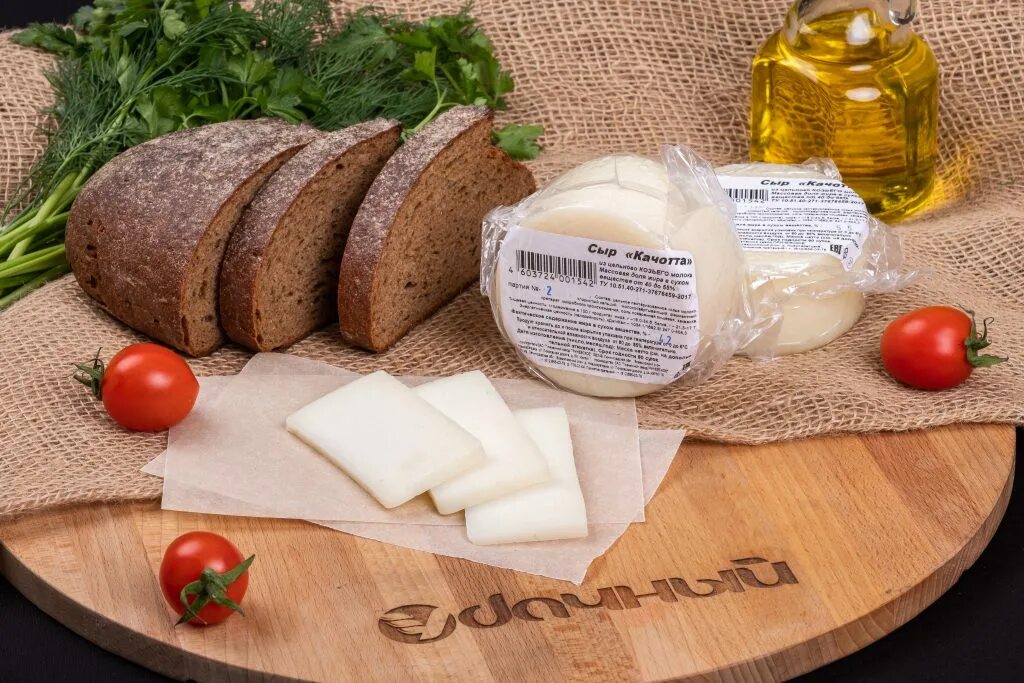 кроттен-де-шавиньоль. козий сыр со. козий сыр со. козий сыр качотта. шавру козий сыр.