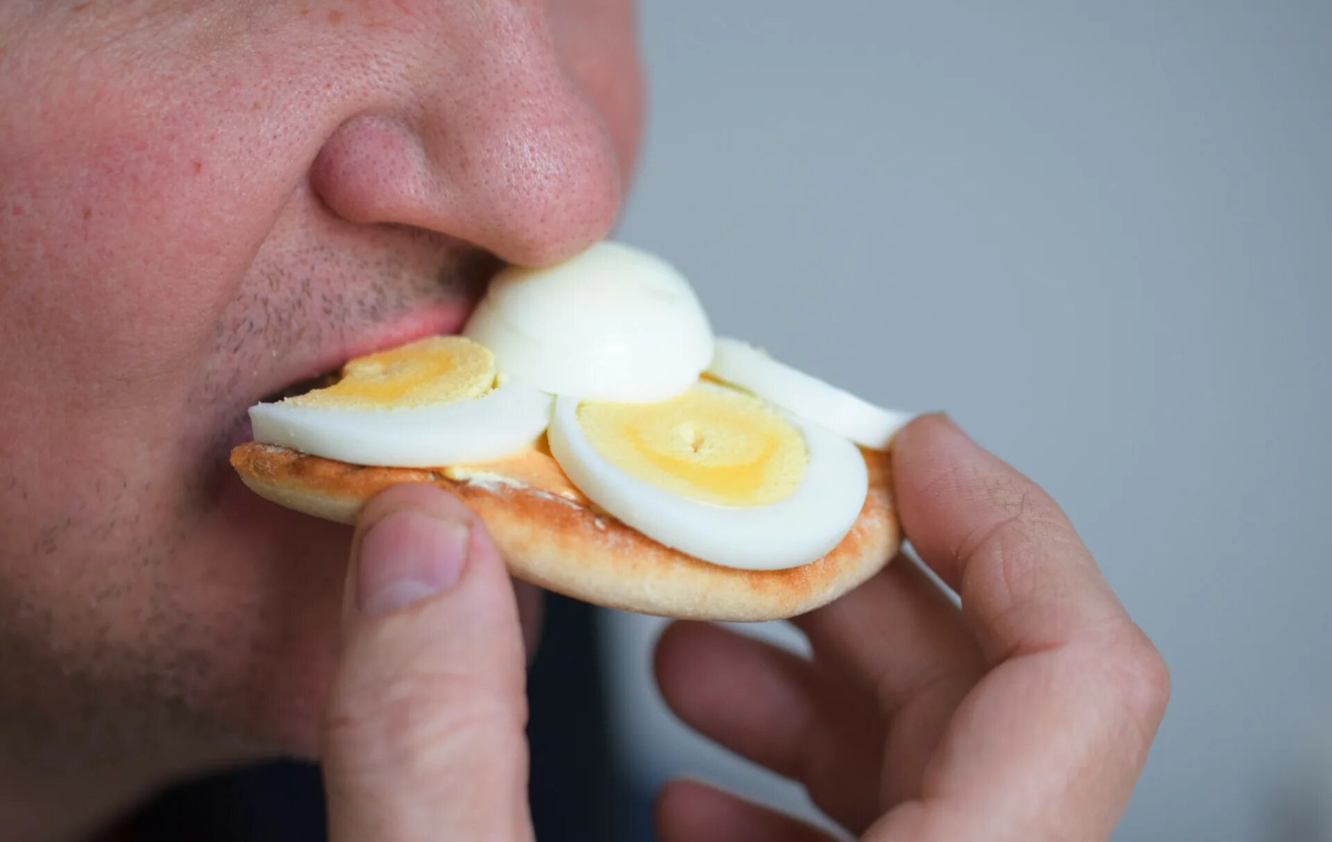 For breakfast she to have two eggs. Woman eat eggs. dont eat egg. mummy eating an egg. i am eating eggs.