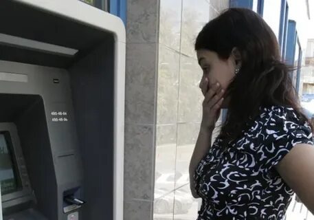 Стою у банкомата время ночи три часа
