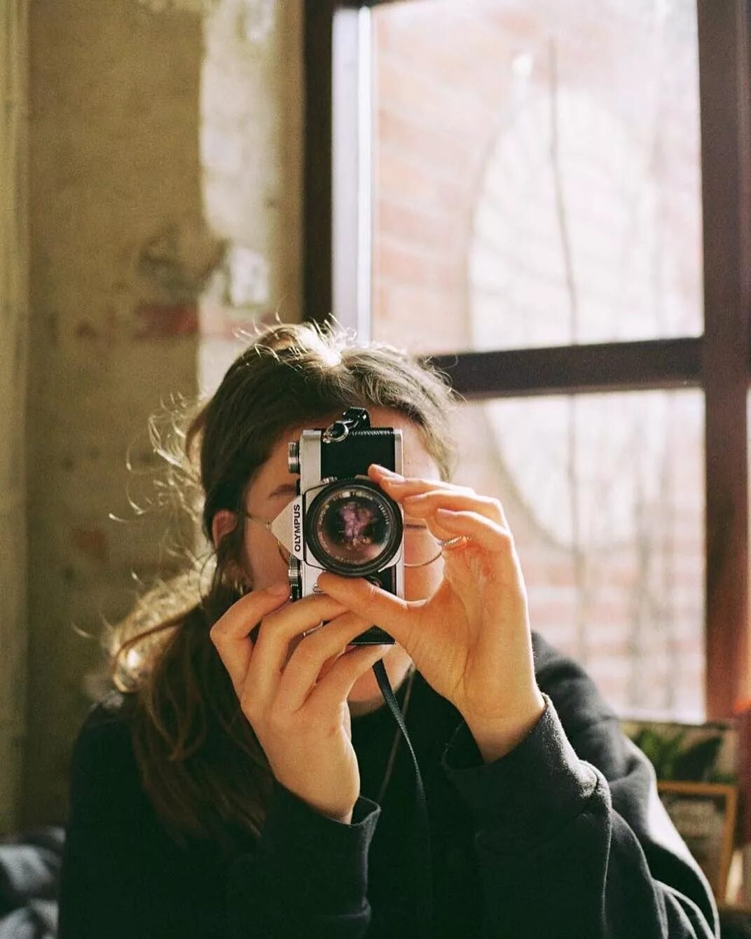 Снимки на пленочный фотоаппарат. Кадры с пленочного фотоаппарата. Фотоаппарат victor hasselblad 500cm. Хассельблад фотоаппарат пленочный. Снимки на пленочный фотоаппарат.