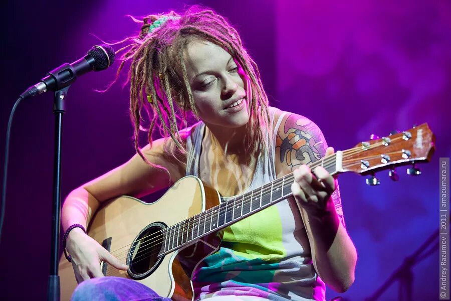 оля маркес, вокалистка alai oli. группа alai oli. группа alai oli солистка. оле ола слушать. сильнее соли альбом апфс.