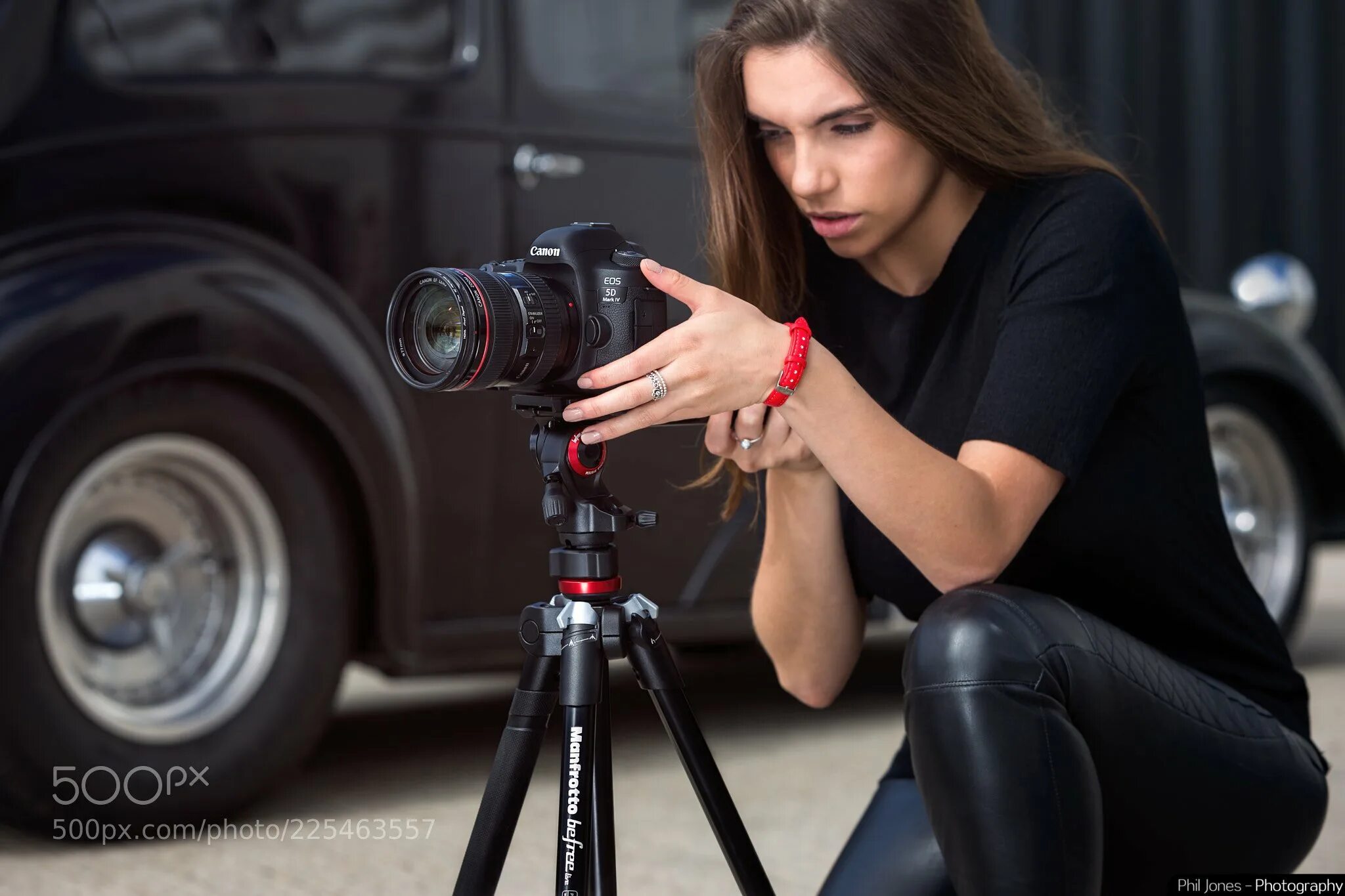 Съемки фотоаппаратом canon. Canon 5d mark 4 снимки. canon 5d mark 3 снимки. фотограф canon 200 f2. canon eos 5d mark canon ef 70-200mm.