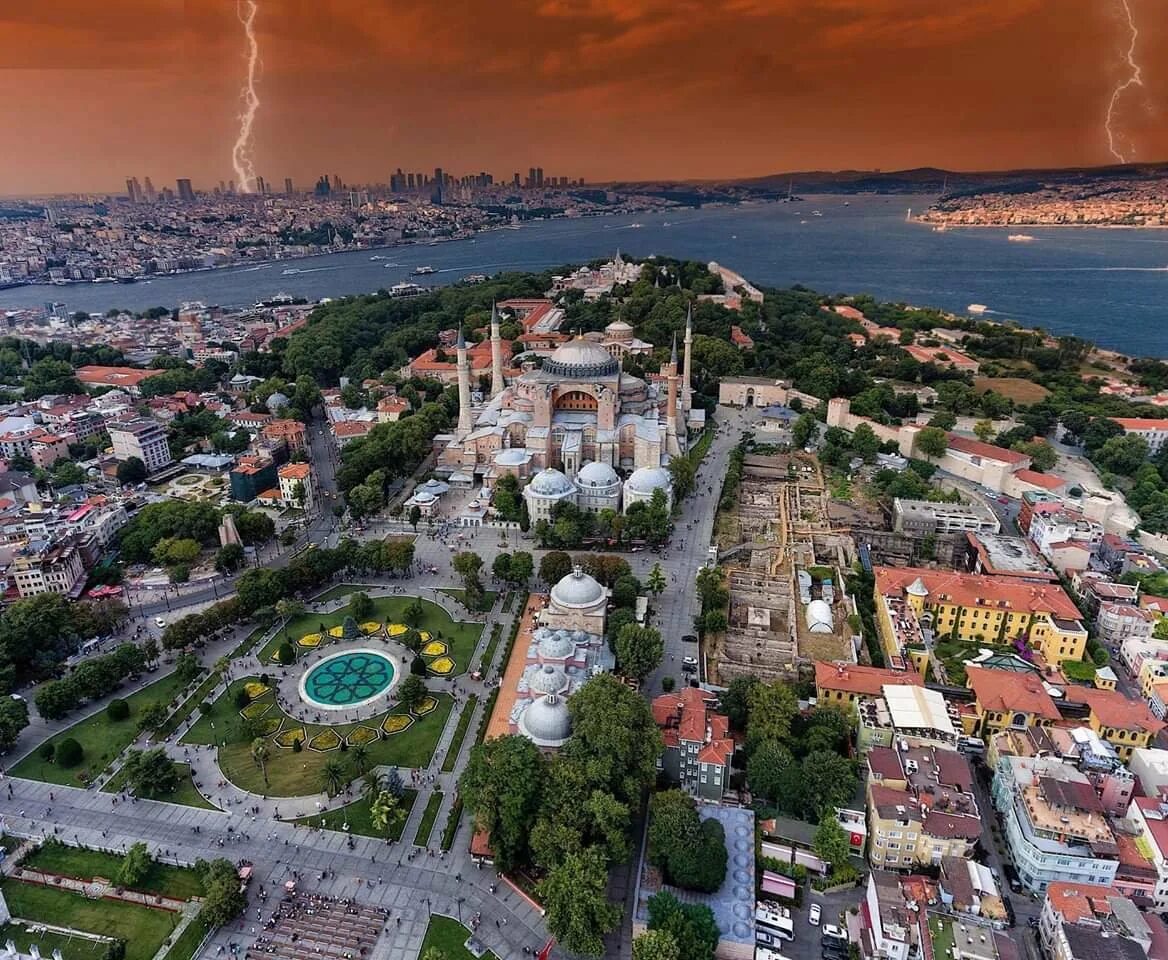 Город султанахмет. Город Стамбул Турция. Истанбул Турция город. Турция Истанбул Османская. Столица Турции 2023 Стамбул.