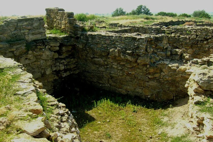 Культурно исторические достопримечательности ростовской области. Городище Танаис. Античный город Танаис в Ростовской области. Ливенцовская крепость Ростов-на-Дону. Танаис (музей-заповедник).