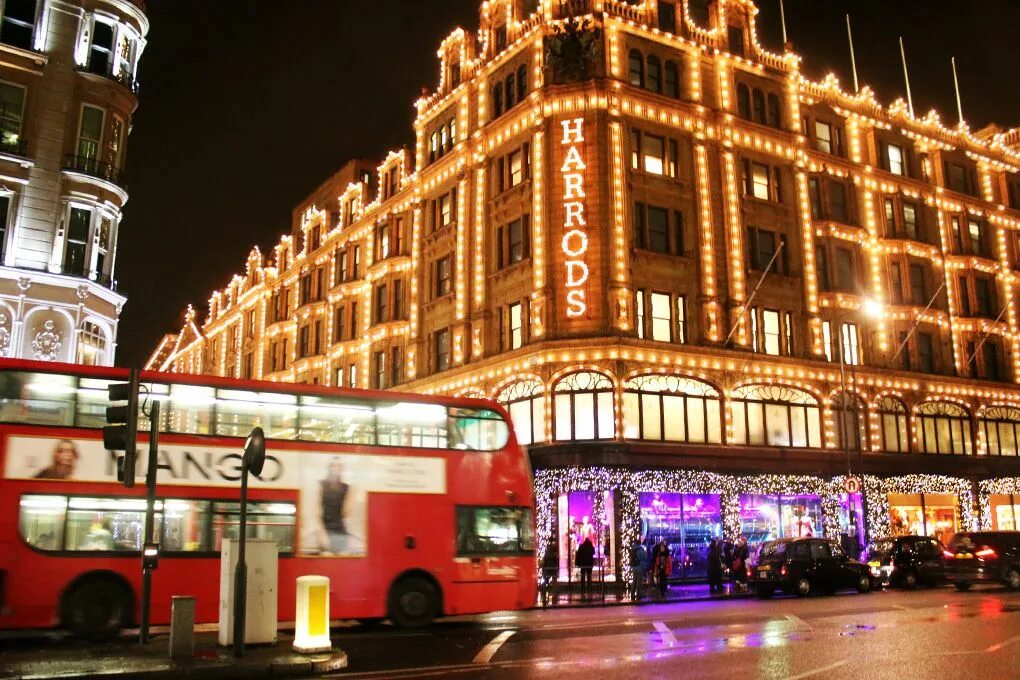 Универмаг в лондоне. Harrods в лондоне. универмаг harrods. лондонский универмаг harrods. harrods london 2025.