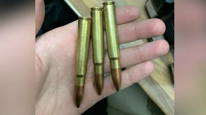 Гильзы для оружия. Гильза 7,62x39. Колодки для автоматных патронов. Патрон оружейный. Оборот патронов.