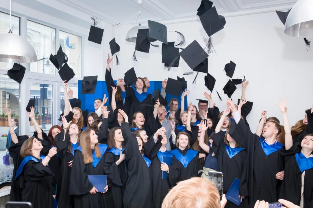 Школа вшэ москва. Школа экономики высшая школа. Ниу вшэ кампус. Высшая школа экономики санкт-петербург. Юрий туровский лицей вшэ.