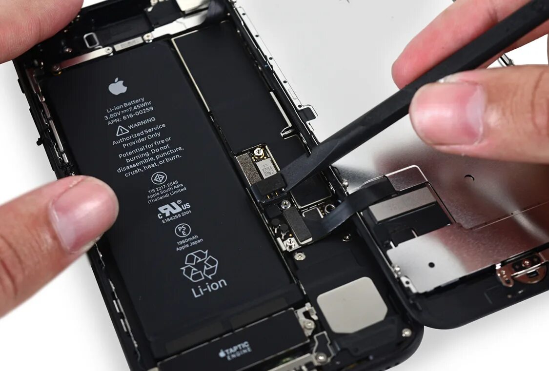 Айфон 5 разобранный. Iphone 5s батарея. Iphone 13 ifixit. Батарея iphone 3gs. Iphone 6 battery.
