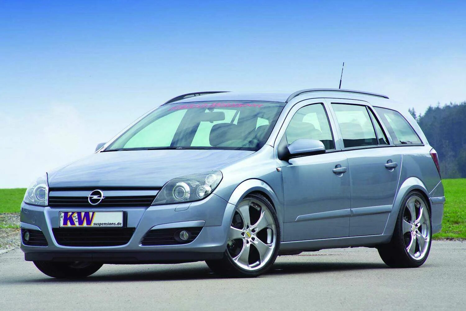 Опель универсал 2007. Opel Astra Caravan. Opel Astra Caravan 2007. Opel Astra h универсал.