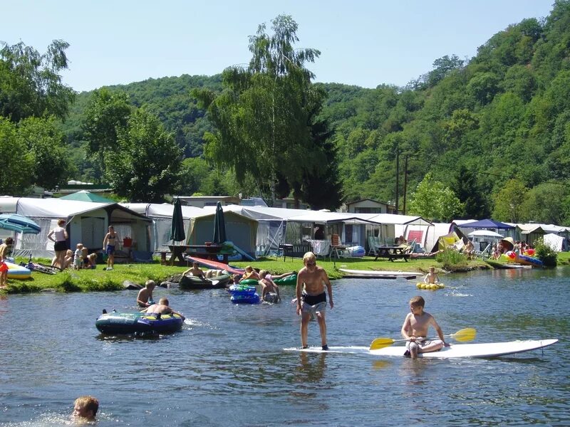 Camping name. Кемпинги Дании. Инфраструктура летнего отдыха. Кемпинг в Германии фото. Отдых немцев на Озерах в кемпингах.