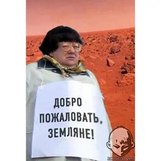 Умная в белом пальто стою красивая