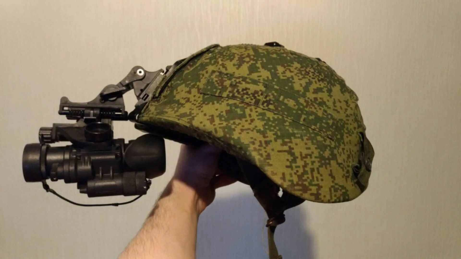 Ночной монокуляр на шлем. 6б47 с пнв. пнв на шлем 6б47.