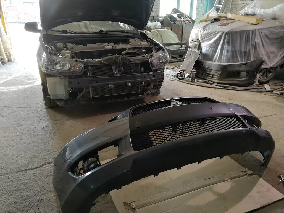 Крепление бампера лансер 10 передний. Лансер 10 без переднего бампера. mitsubishi lancer 10 без переднего бампера. митсубиси лансер 10 без переднего бампера. lancer 10 без бампера.