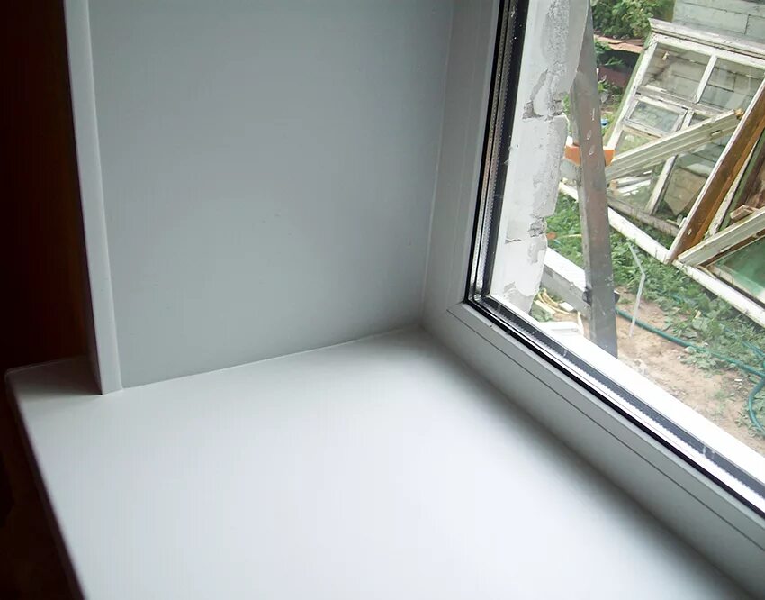 откосная система кюнель. отделка откосов окон внутри. сэндвич откосы кюнель. откос откос сэндвич пластиковый 600*6000. отделка окон изнутри.