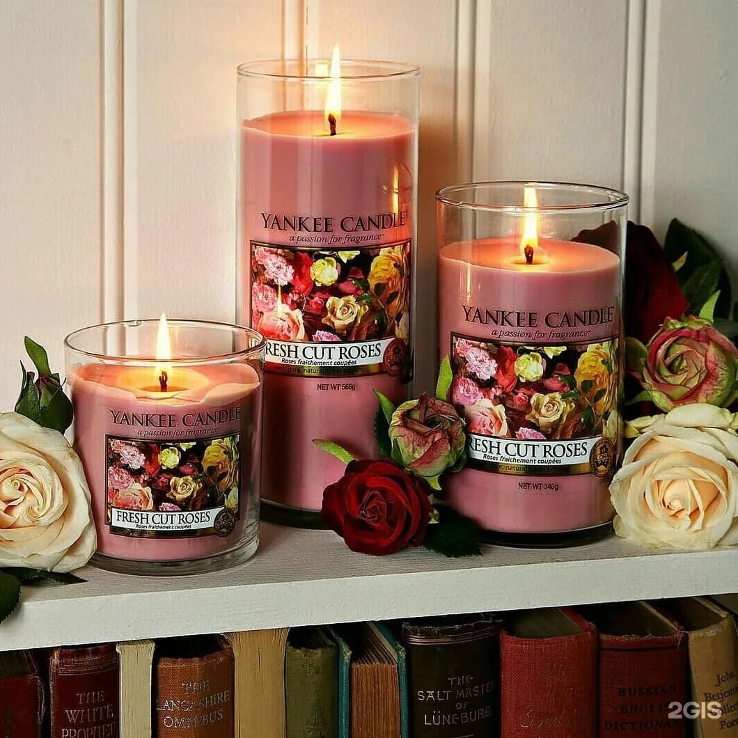 Свеча ароматическая Yankee Candle Fresh Cut Roses свеча ароматическая Yankee Candle. Арома декор. Арома бутик. Ароматы для шоурумов. Aroma butik ru интернет магазин