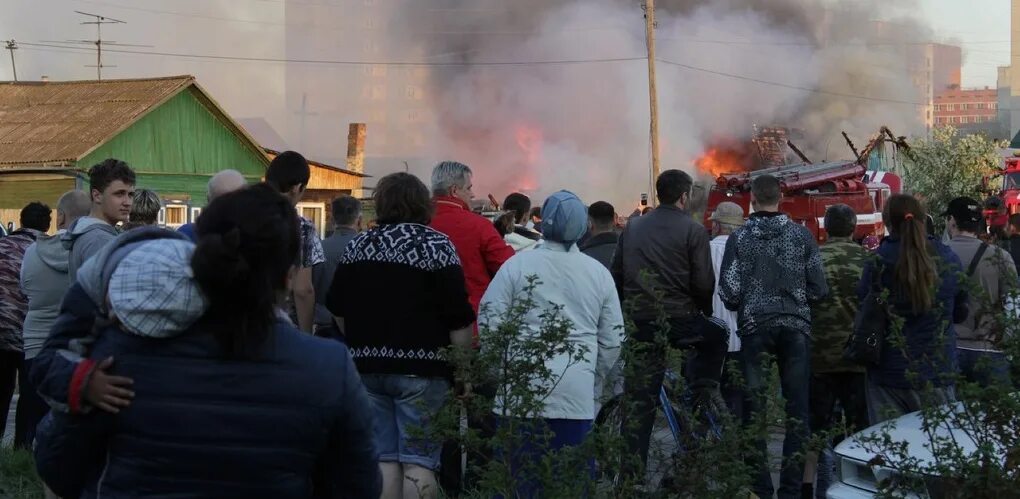 Сирена омск сейчас. Пожар в Омске. ЧП Омск вчера пожар. Пожар в Омске сегодня. Омск пожар сейчас в центре.