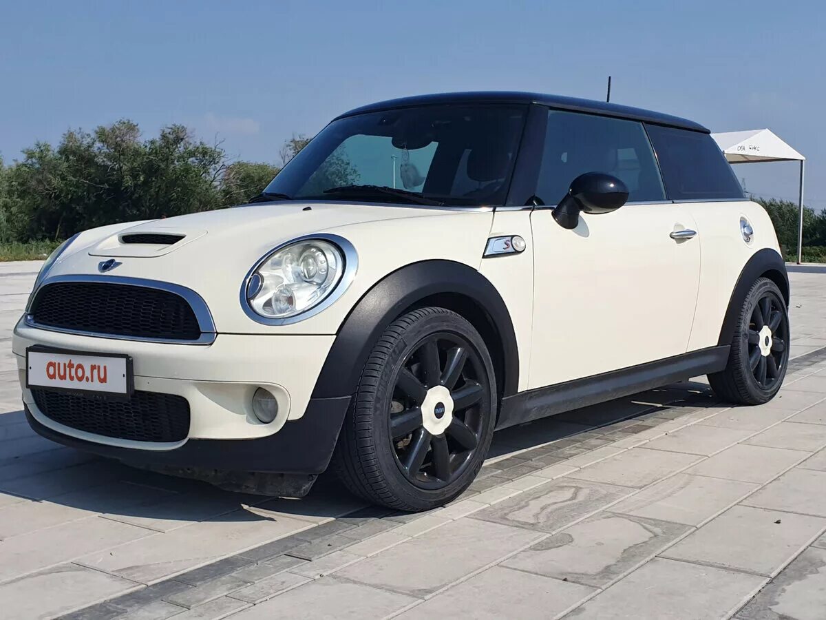 Mini Cooper s r56 белый. Мини Хатч r56. Mini Cooper r51. Mini Cooper r56 White. Купить бу мини недорого