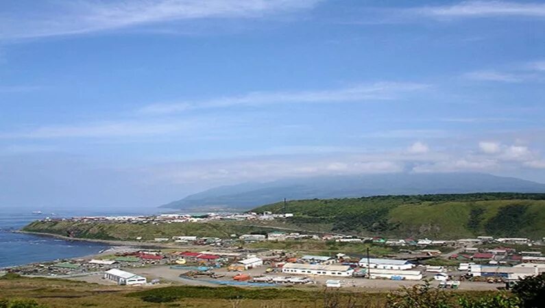 Остров сахалин село охотское. Бухта тихая сахалин хребет. Остров сахалин село охотское. Охотское море южно сахалинск. Взморье сахалинская область.