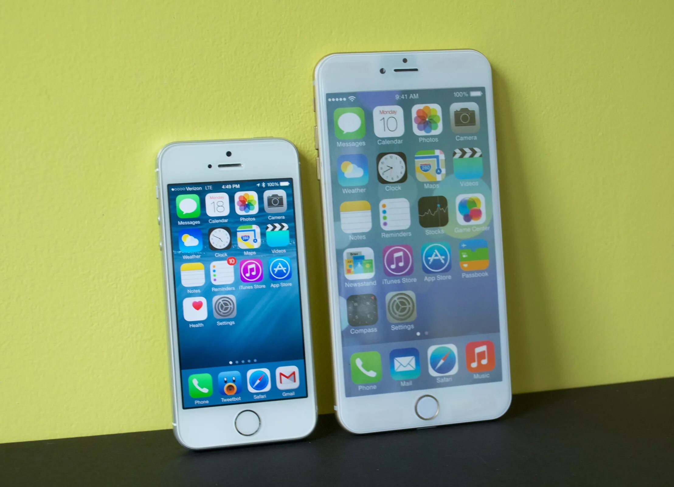 Iphone i. Айфон 5s и 6. Iphone 6 iphone 5. Iphone 5 and iphone 6s. Айфон 5s vs 6.