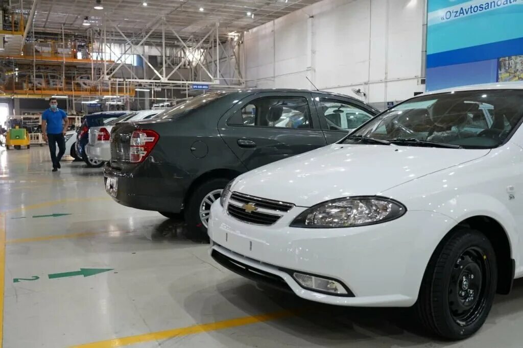 Завод uzauto motors в узбекистане. Завод uzauto motors в узбекистане. Gm motors narxlari 2021. Автомобильная промышленность узбекистана. Автомобили дженерал моторс узбекистан.