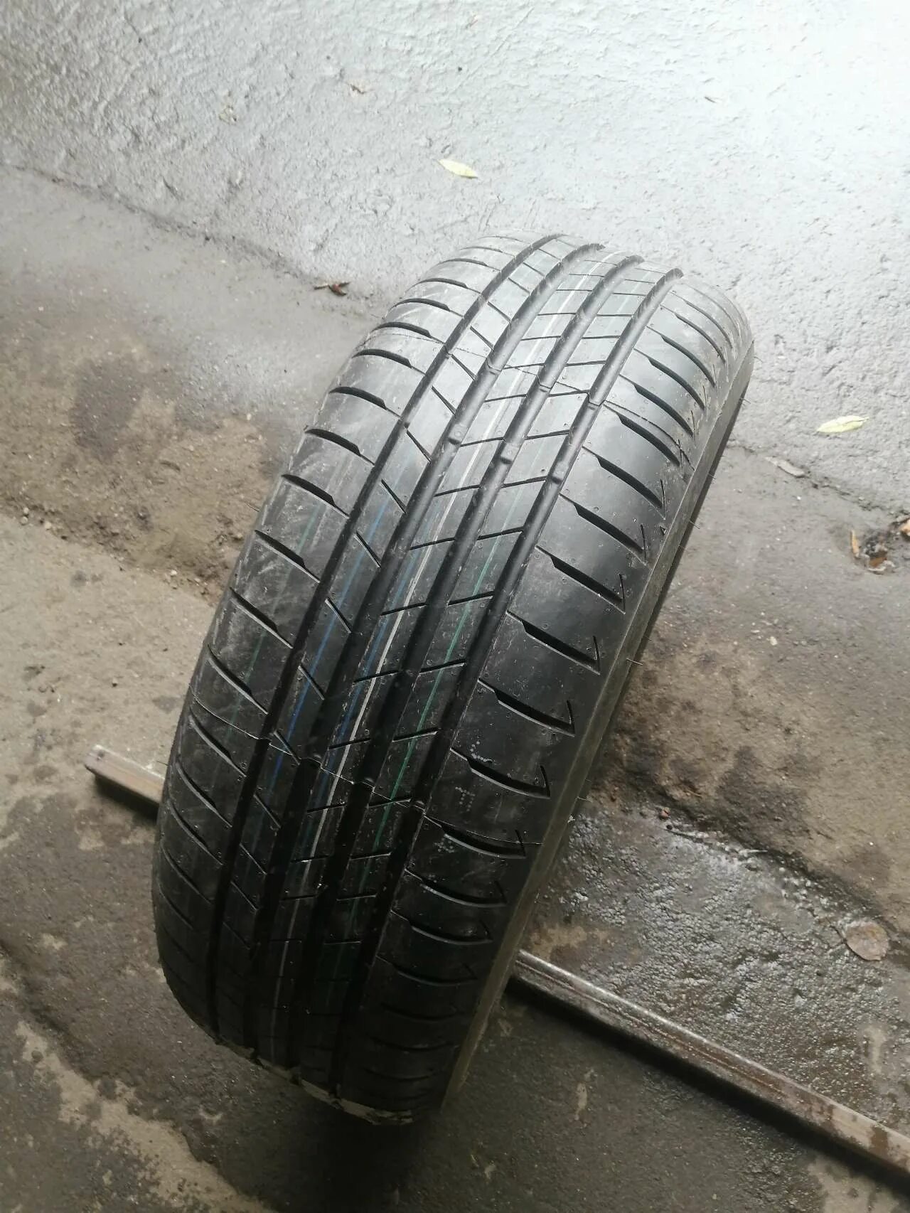 205 60 16 купить бу. Hankook Optimo k415. Kumho Power Star 758. 235/55/17 Nokian Hakka Black 2.