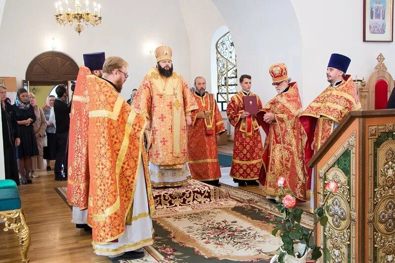 Приход входить. Свято-Троицкий женский монастырь Смоленск. Свято-Троицкий мужской монастырь Смоленск. Смоленская епархия монастыри. Иосиф Дроздов Смоленская епархия.